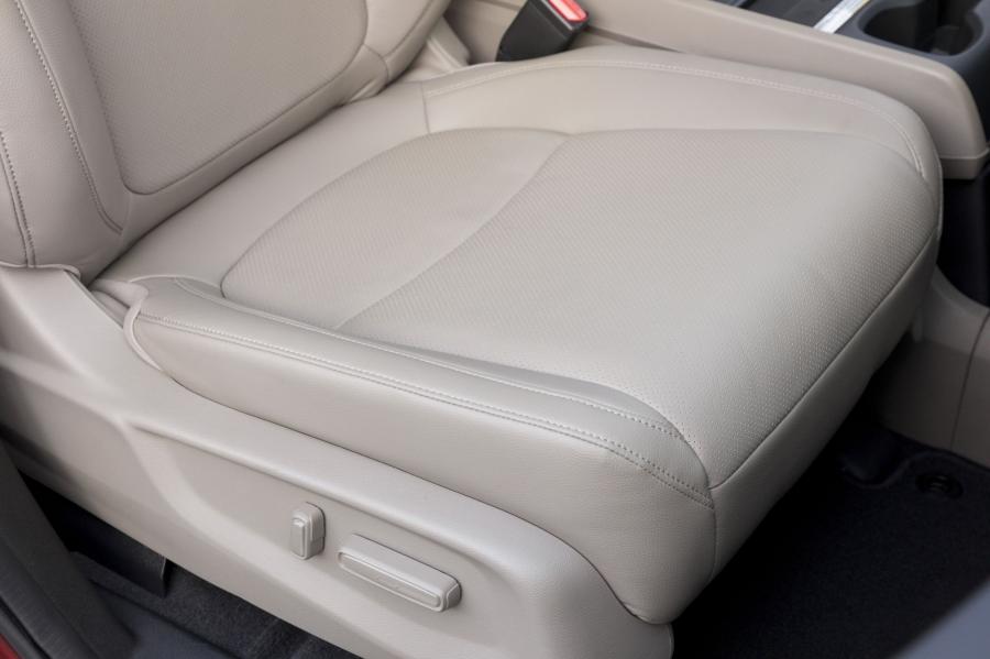 Детали интерьера Honda Odyssey 2017 года  (фото 96 из 160)
